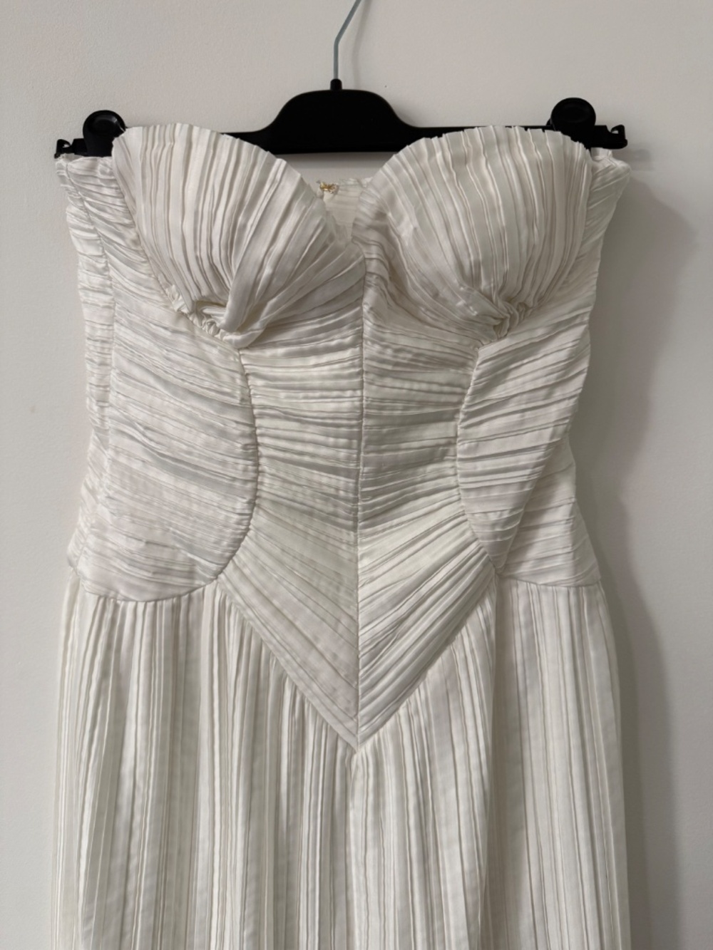 ASHIKA GOWN - Picture 3 of 7